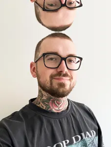 Portrait of Lee Holmes