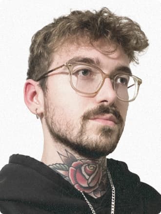 Picture of Lee Holmes - Web Designer and React Developer